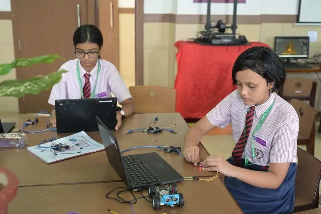 best school for Science and technology STEM learning Sapphire International school crossing republik, Ghaziabad